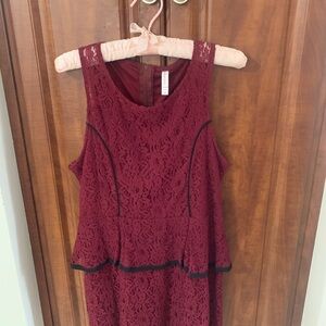 XHILARATION MAROON LACY SLEEVELESS DRESS WITH BLACK TRIM SIZE LARGE